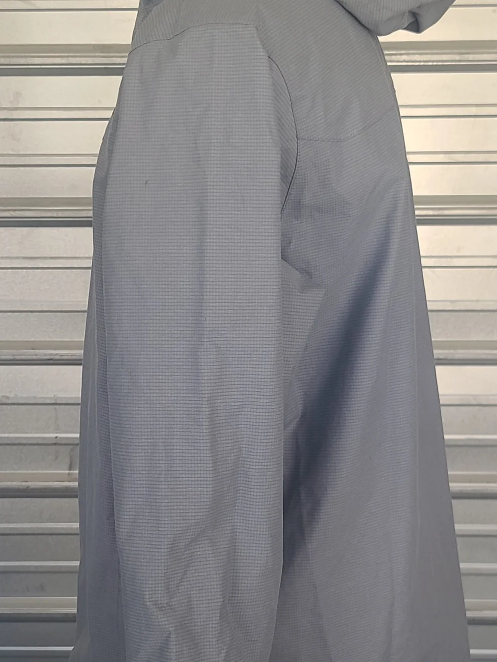The North Face Mens Large Light Gray Hooded Rain Jacket